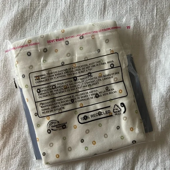 NWT Baby Items x3 - bandana, bodysuit & socks set - Picture 5 of 7